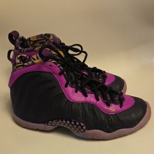Nike Kids Black and Purple Sneakers